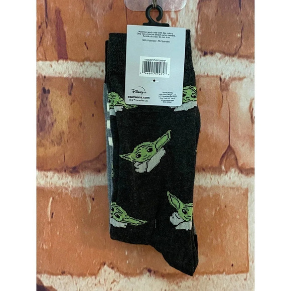 Star Wars The MANDALORIAN Yoda Crew Socks Mens Soft Warm Cozy Crew Fall 2 Pairs - Picture 5 of 7